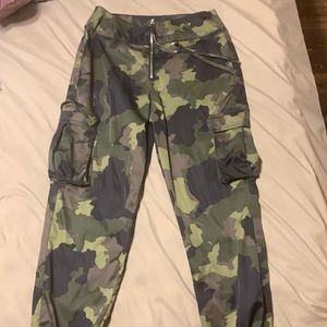 Wild Fable Army print pants Size 6
